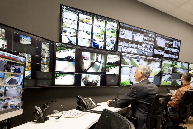 Image à la une de l'article «Problèmes avec vos employés : la vidéosurveillance au travail est-elle la solution?»
